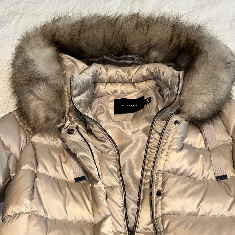 NWT Tahari Size M Women's Tan Puffer Coat